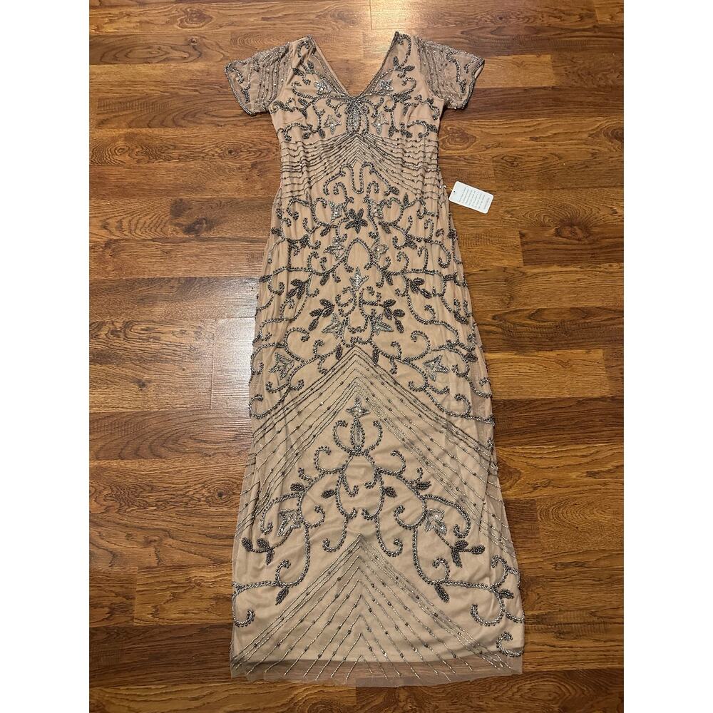 Pisarro Nights Beaded Mesh Column Gown V-Neck Beige/Silver Women’s Size 12 NWT